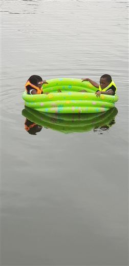 Balade des enfants sur la lagune
